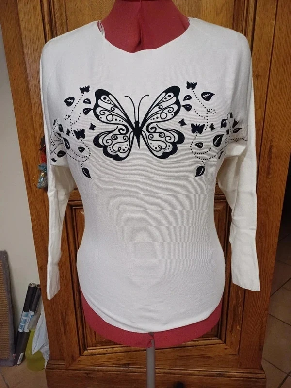 Pull blanc dessin en velour noir papillon neuf en viscose et Polyester